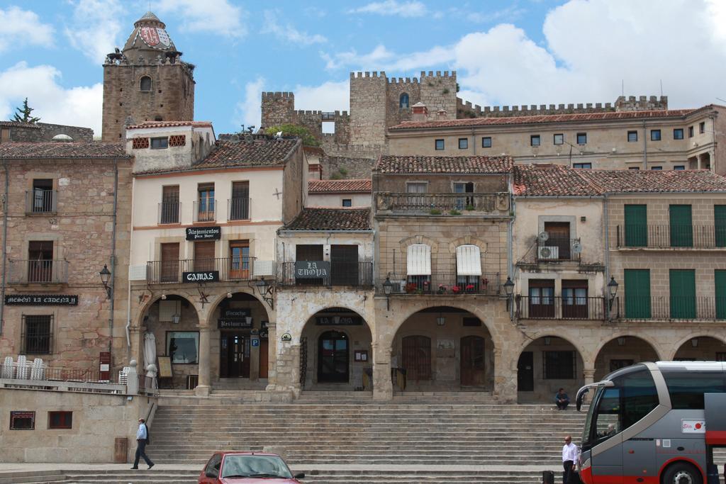 Alojamientos Plaza Mayor Trujillo Exterior photo