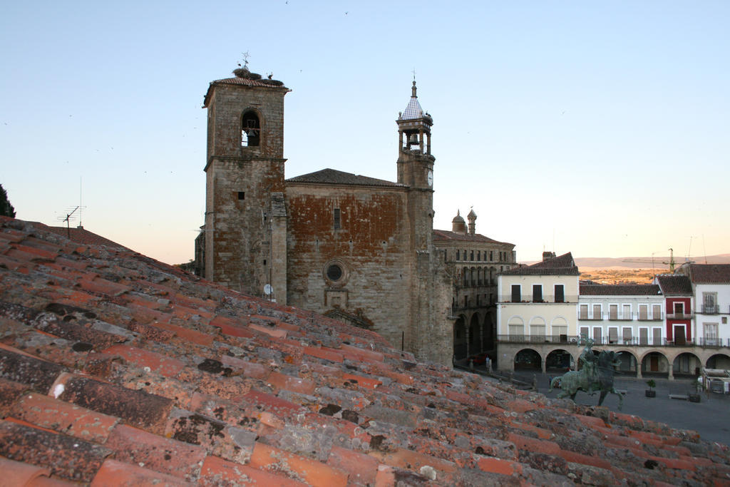 Alojamientos Plaza Mayor Trujillo Exterior photo