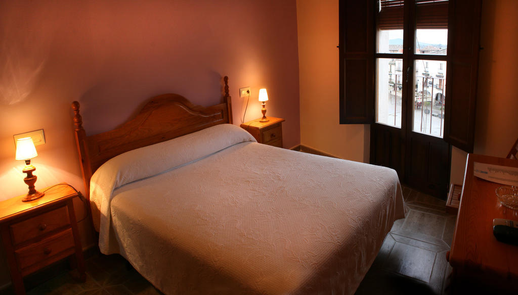 Alojamientos Plaza Mayor Trujillo Room photo
